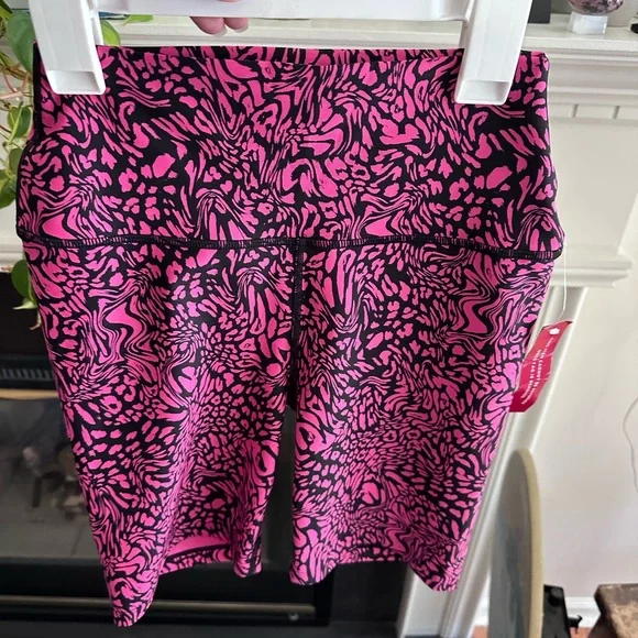 Carbon38 Swirly Leopard Printed Biker Short - Picture 2 of 4